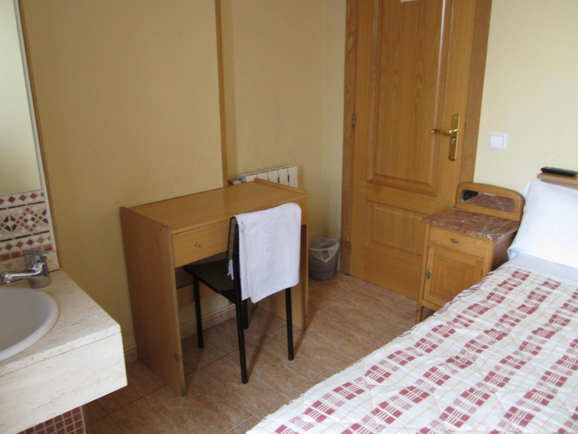 Pension Mollo Мадрид Номер фото