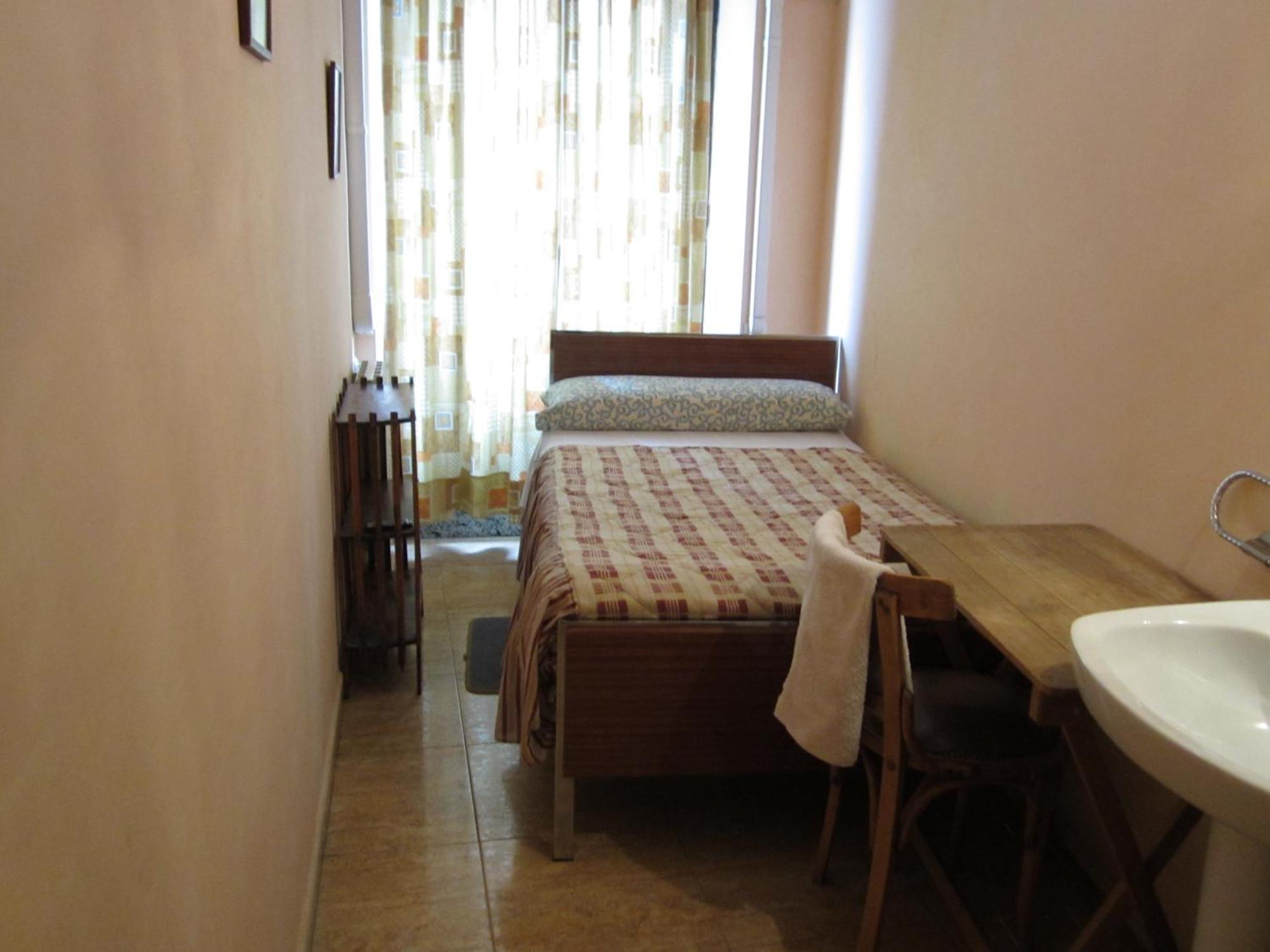 Pension Mollo Мадрид Номер фото